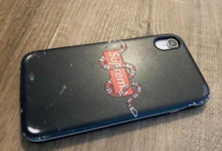 white iphone XR 64 gb