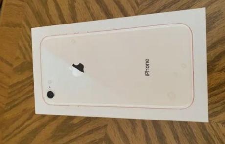 Apple iphone 8 complete like new and perfect working condition