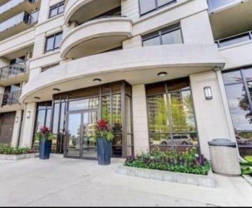 Metro Condo - Lease - PH level 2Bed+Den and 2.5 Bath! $2,200.00