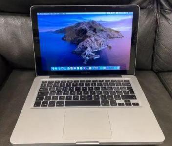 13” Apple MacBook Pro excellent condition