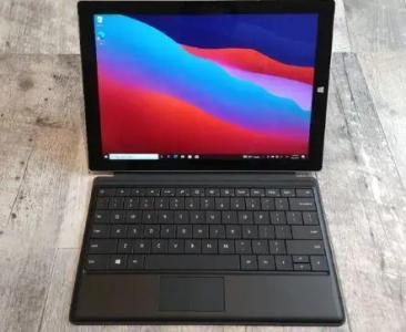 2015 Surface Pro 4 with Keyboard + Charger
