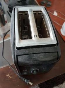 Used Toaster. $5 Cash. Pick up Only. Text 416 230 9149