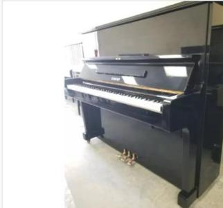 Beautiful Yamaha Upright Piano for Sale