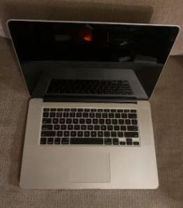 MacBook Pro 15” Retina 500GB SSD i7 processor Quad Core 2016 8GB