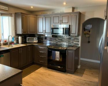 Luxury Home in Thickwood with Great Back Yard and Patio Deck