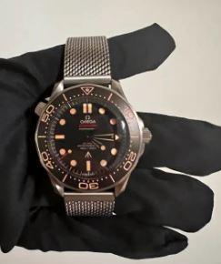 OMEGA - 007 Edition-Diver Co‑Axial Master Chronometer 42mm BNIB