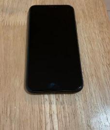 iPhone 11 - Black 64GB