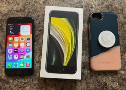 iPhone SE -64gb unlocked