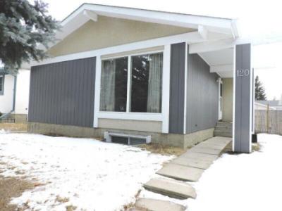 3 bedroom main floor, bright, insuite laundry, cat's ok Airdrie $1,150.00