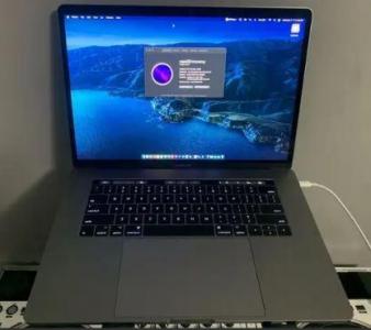 FS: 2016 APPLE MACBOOK PRO with TOUCH BAR (SPACE GREY) 1TB SSD